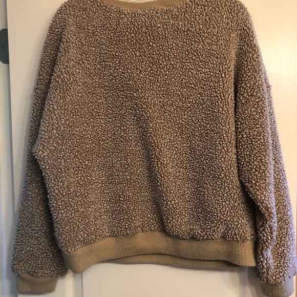 ♥️ URBAN OUTFITTERS Silence + Noise Sweatshirt - Picture 3 of 4